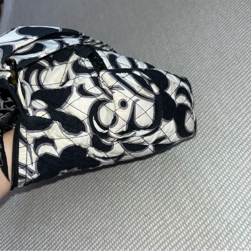 Vera Bradley Small White Black Paisley Shoulder Purse Adjustable Shoulder Strap - Picture 5 of 8